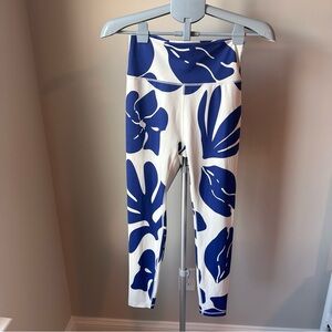 Wilo the Label Tropical Palm Print Leggings L | Blue White Floral NWOT